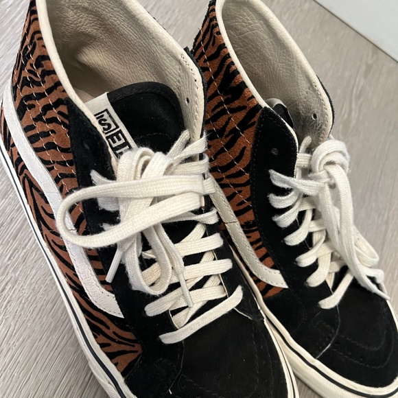 Vans Hi Tops - Picture 1 of 10